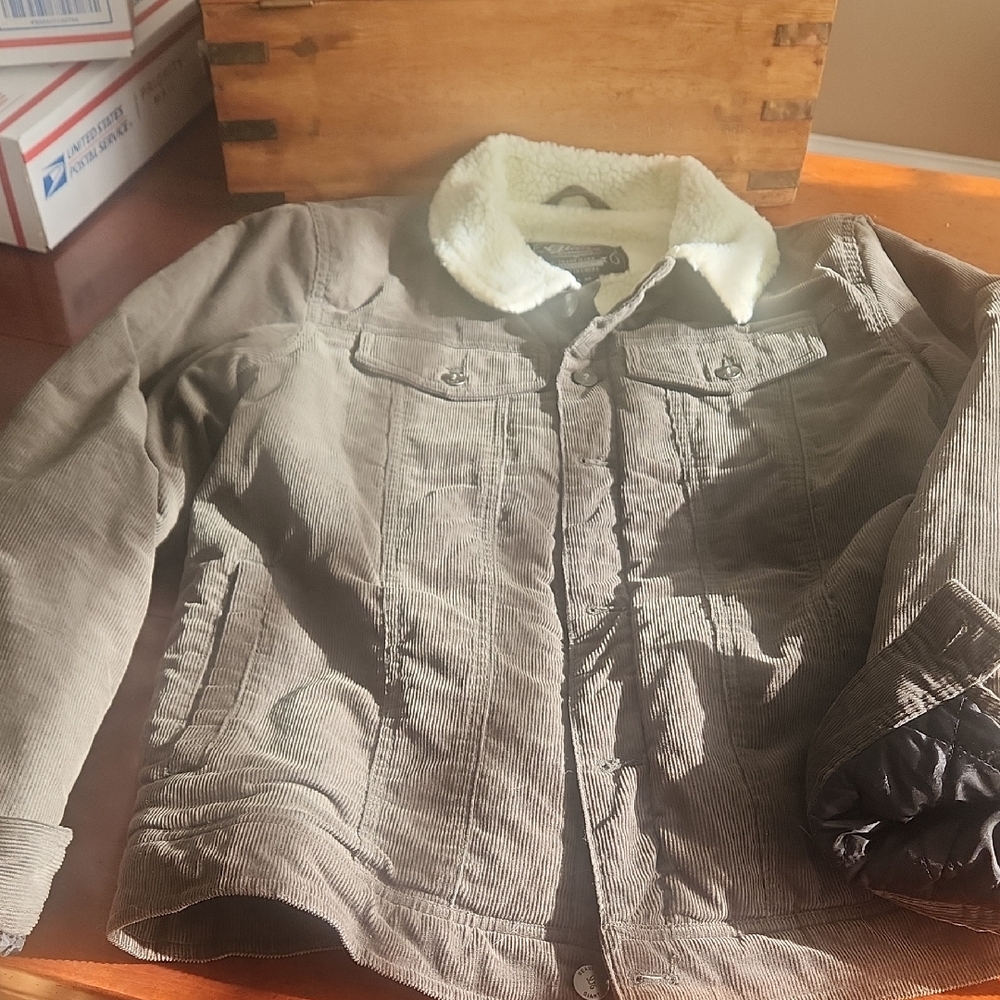 BEAUTIFUL GIANT  Corduroy Sherpa Jacket - Green